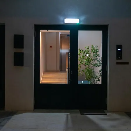 Habitat - Moderne Cu Parcare Si Terasa Apartment Craiova