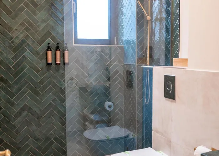 Habitat - Moderne Cu Parcare Si Terasa Lägenhet *